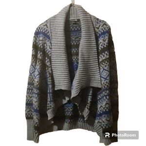 Forever 21 Shawl Poncho/Sweater Argyle/Dimond